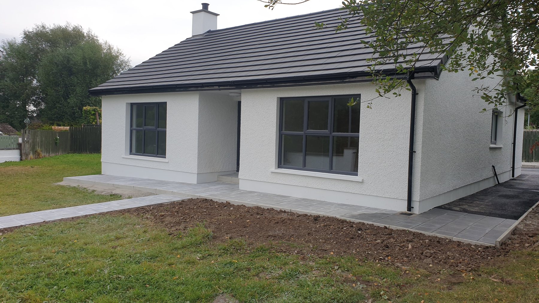 Single-storey extension